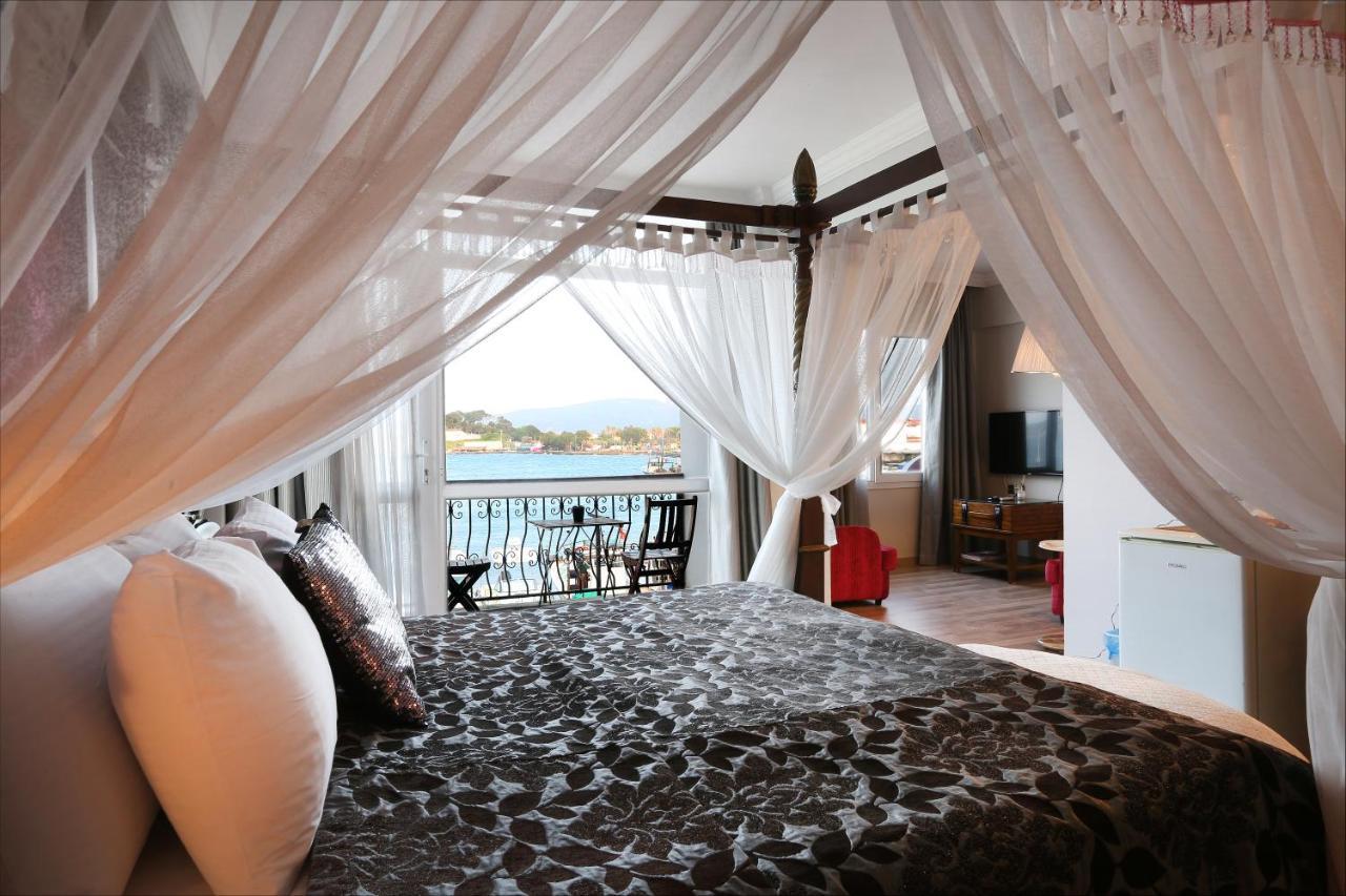Urla Pera Hotel ภายนอก รูปภาพ